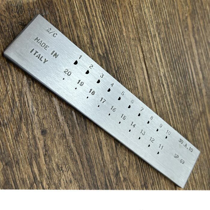 Drawplate, D-Shaped, 20 holes, 3.00 x 1.06mm to 1.00 x 0.60mm