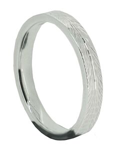 Flat wedding band CUT 9 - Wedding rings Diamond Cut Feather pattern